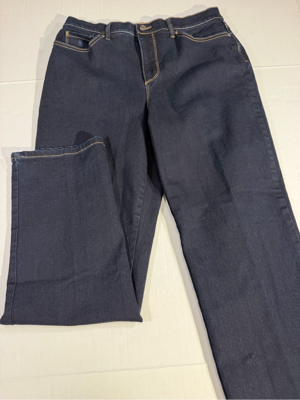 Gloria Vanderbilt Straight Leg Jeans in Dark Indigo with Tan Stitching